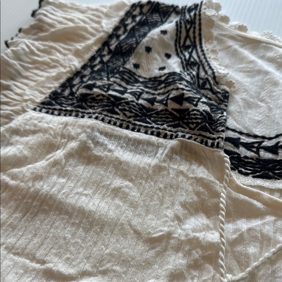 Free People Sarafina White with Black Embroidery Top - size Medium - Picture 4 of 7